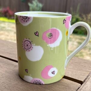 EUC Starbucks Green and Pink Artistic hearts Mug